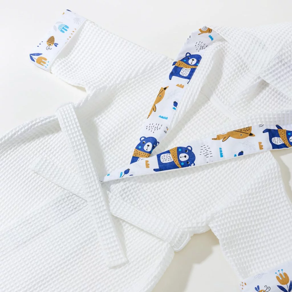 Szlafroczek-dla-dziecka-blue-bear-pepi-1024×1024