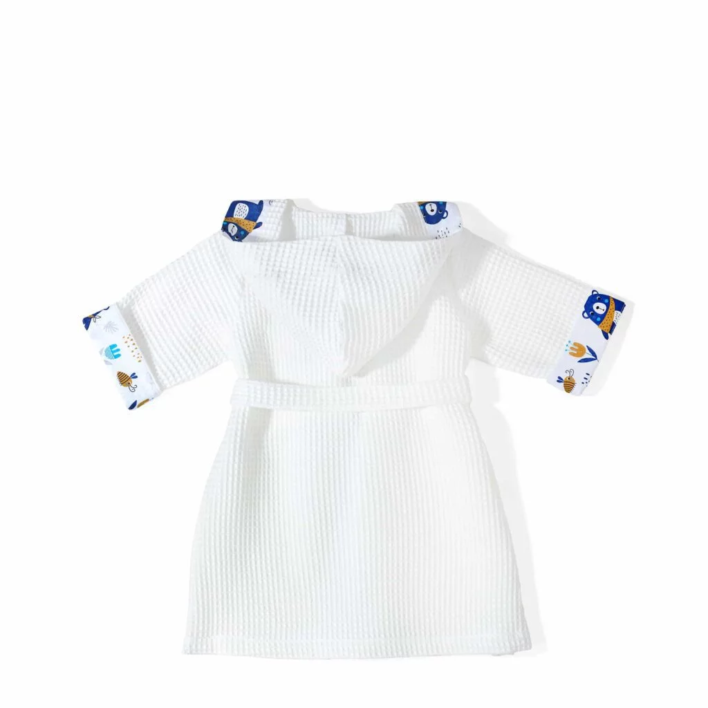 szlafrok-dla-dzieci-wafel-pepi-ivory-blue-bear-1024×1024