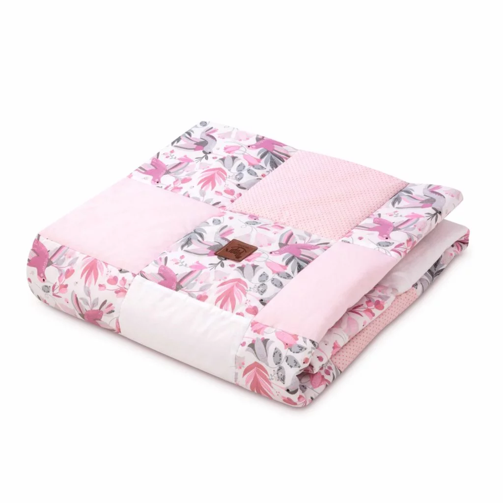 narzuta-patchwork-pepi-hummingbird-scaled-1024x1024