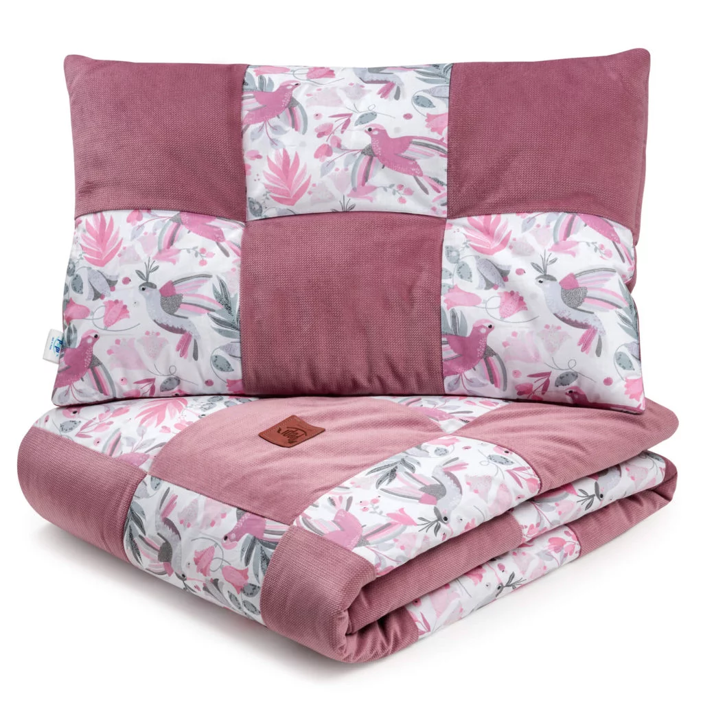 patchwork-koldra-poduszka-pepi-hummingbird-pink-1024x1024