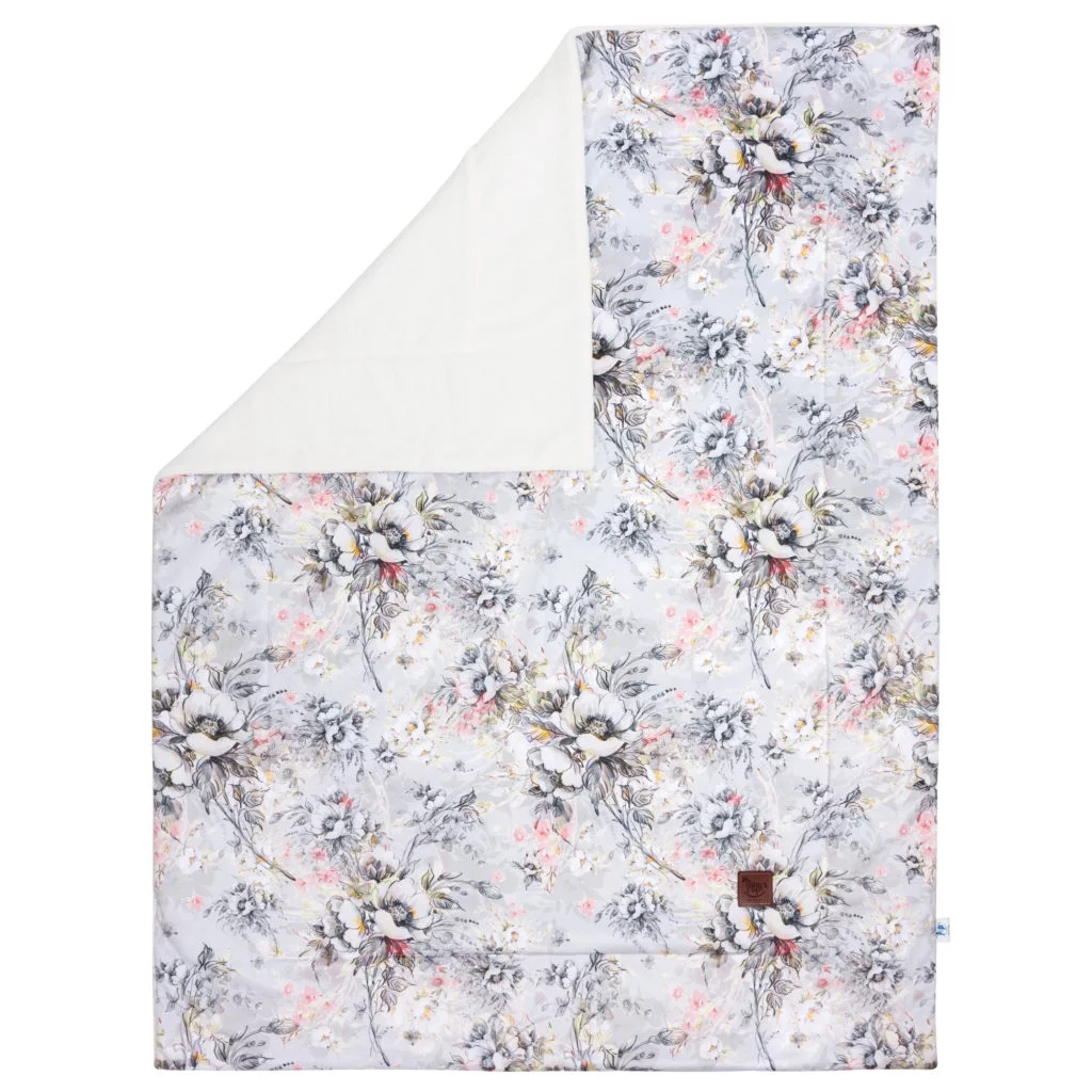 kocyk-135x100-kwiaty-jabloni-velvet-i-polar-minky-pepi-1024x1024-1